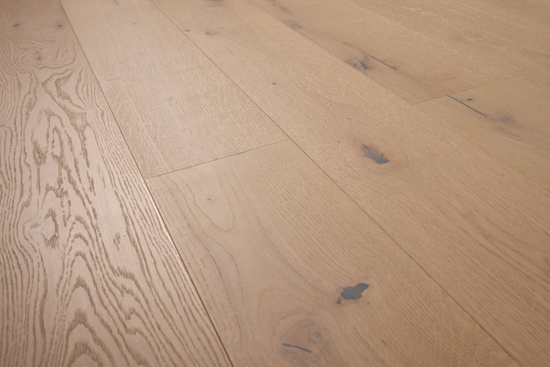 Nomadflo-Real-Wood-Plank-Brixlegg-RW1003-wnetrze